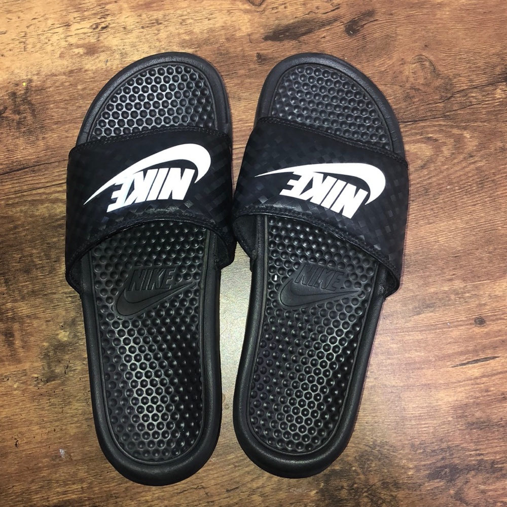 womens black nike slides size 10
